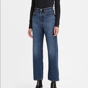 Levi’s Premium Ribcage Straight Ankle Jeans - Color: Noe Fog